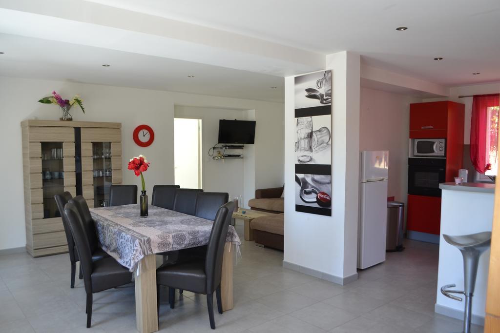 L'Escapade Provencale Villa Мартиг Екстериор снимка